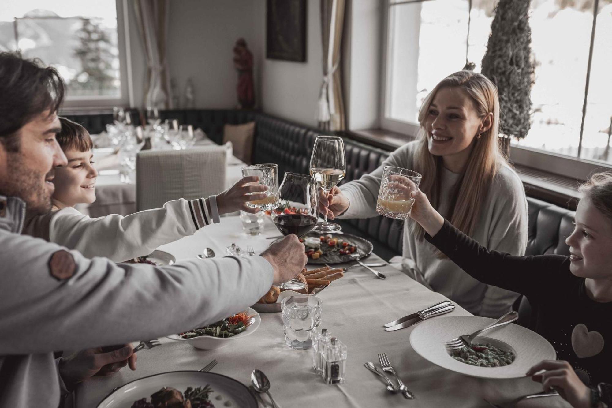 Hotel Continental Dolomites Selva di Val Gardena Ngoại thất bức ảnh