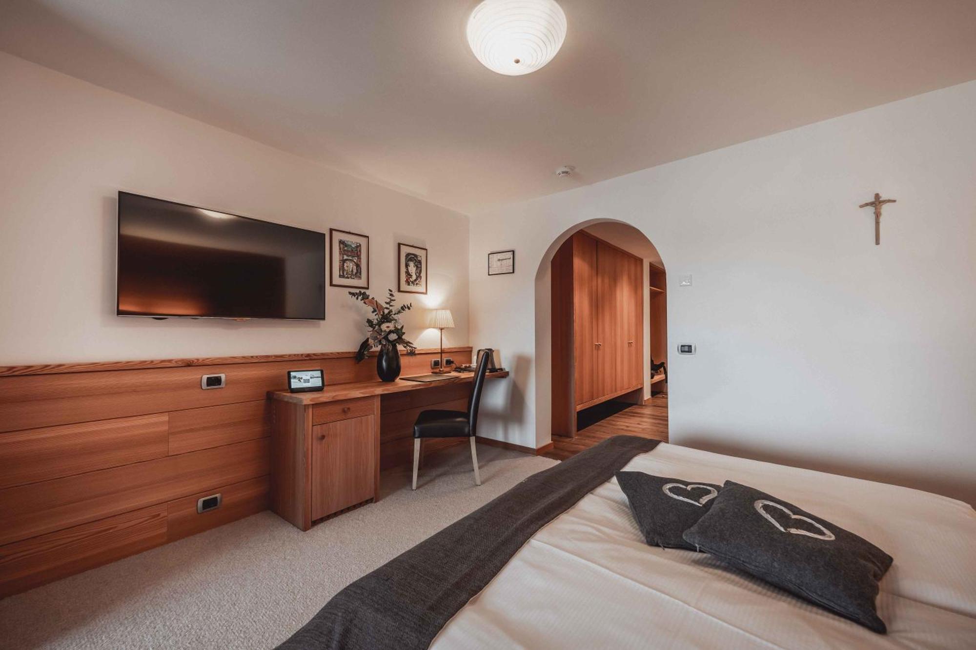 Hotel Continental Dolomites Selva di Val Gardena Ngoại thất bức ảnh
