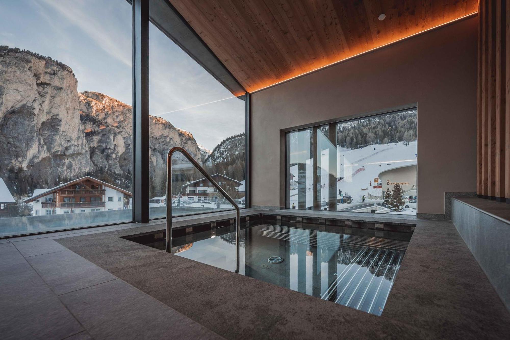 Hotel Continental Dolomites Selva di Val Gardena Ngoại thất bức ảnh