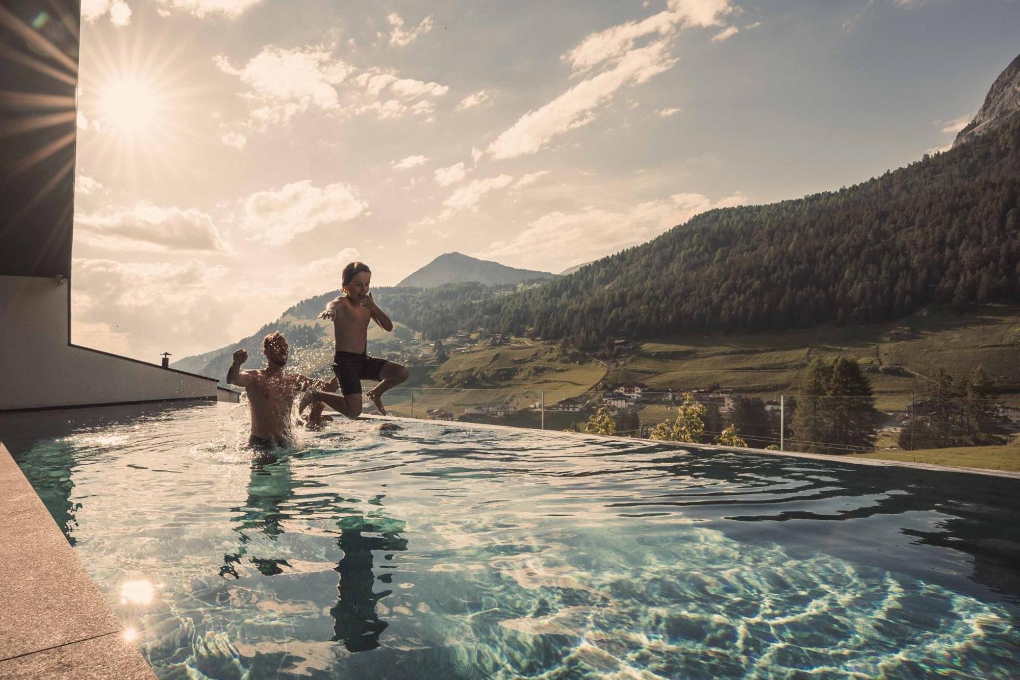 Hotel Continental Dolomites Selva di Val Gardena Ngoại thất bức ảnh