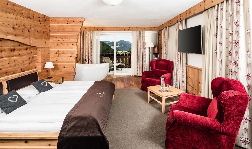 Hotel Continental Dolomites Selva di Val Gardena Ngoại thất bức ảnh
